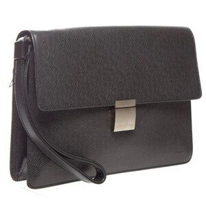Louis Vuitton Clutch-Taiga Leather-Authentic.